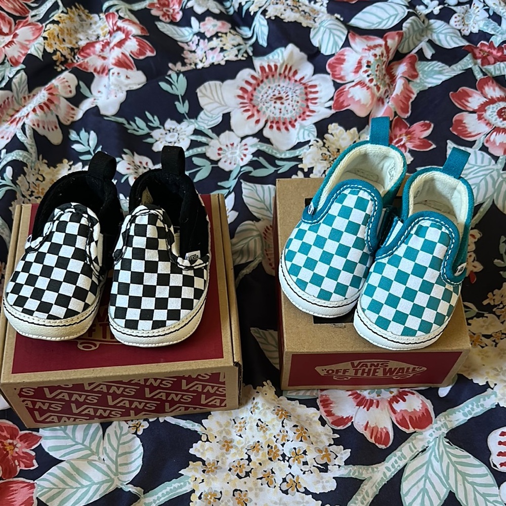 Slip on V crib